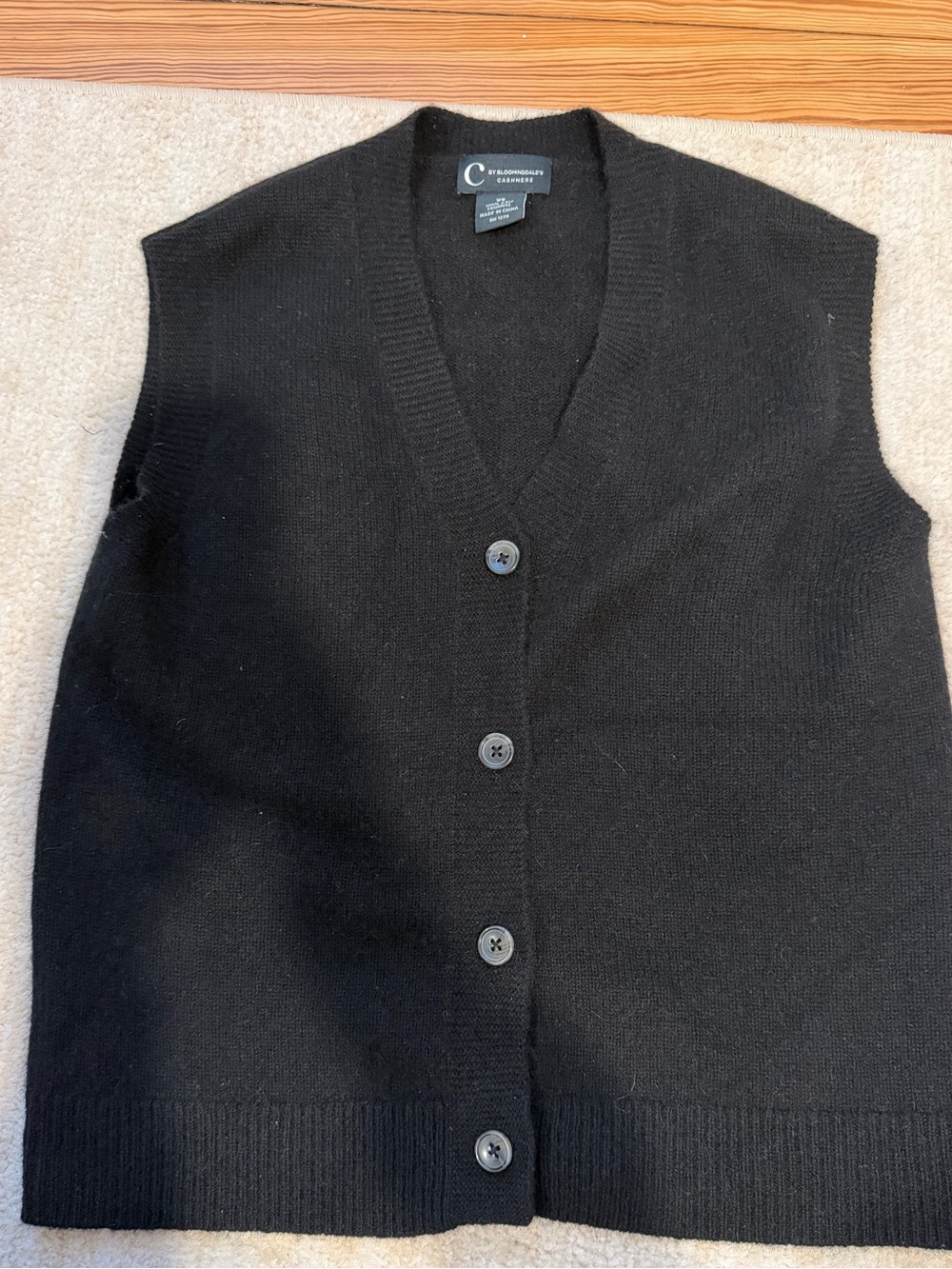 Bloomingdale's Women’s Black Button-Front V-Neck Cashmere Sweater Vest